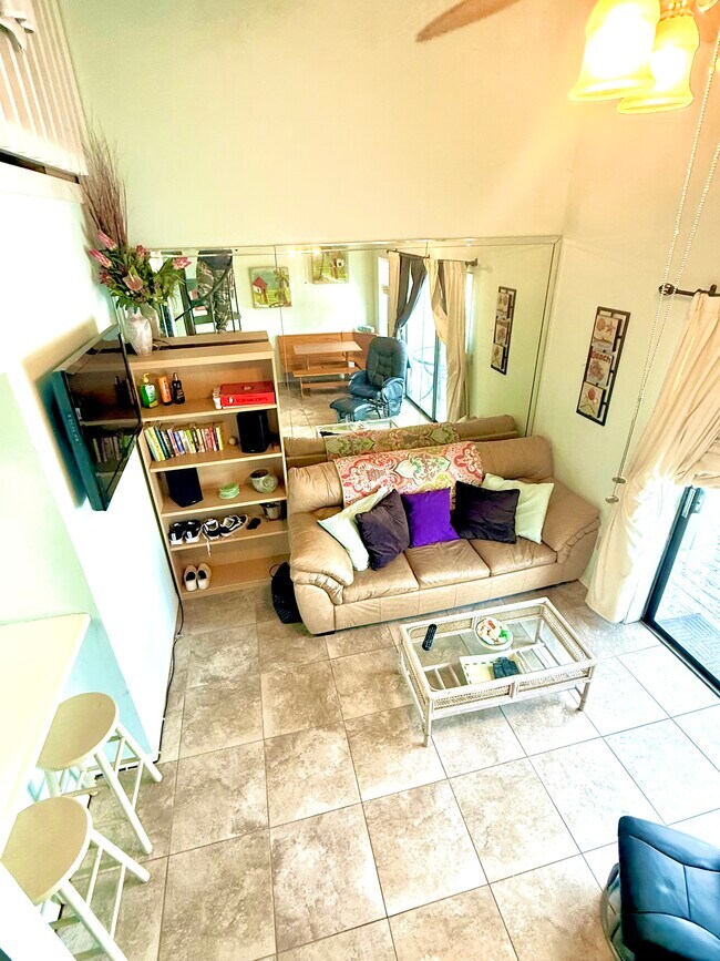 Building Photo - 17614 Front Beach Rd