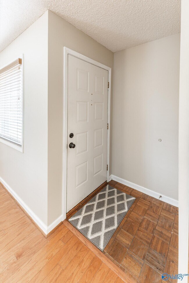 Building Photo - 1200 Catskill Cir SE