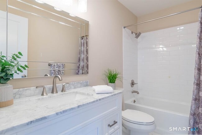 Building Photo - 309 Aspetuck Trail