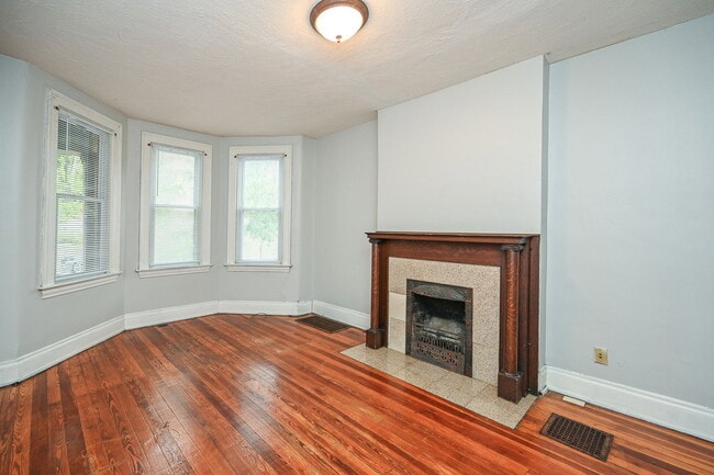Building Photo - 2125 W Clifton Ave