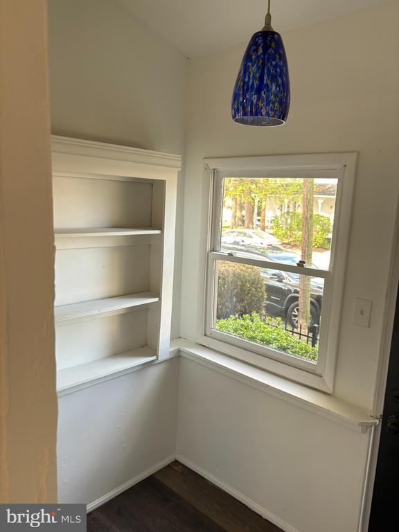 Building Photo - 213 Vernon St