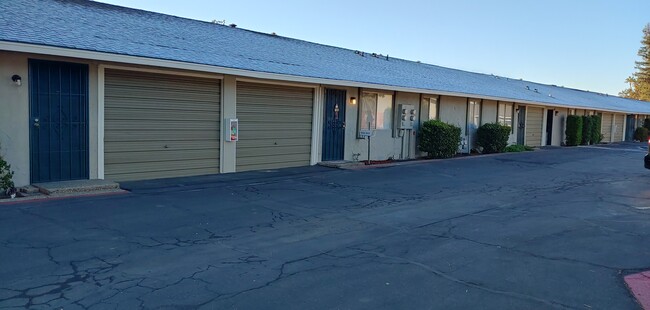 Building Photo - 391 Peach Ave