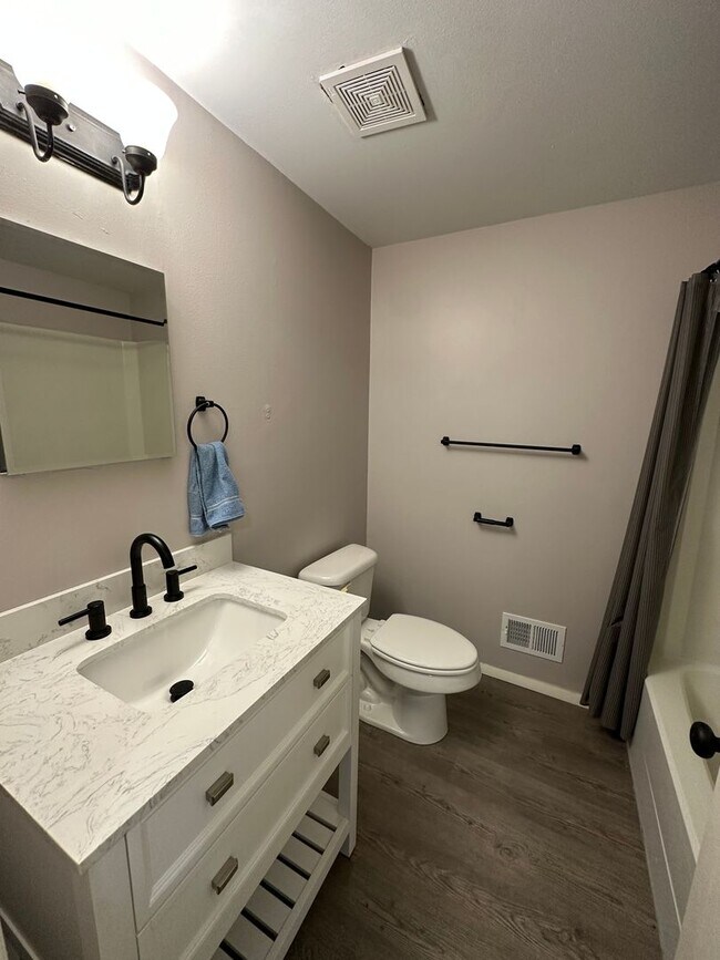 Building Photo - Westbrook Townhouses-2 BR, 1.5 Bath