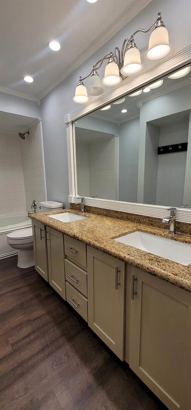 Building Photo - 9614 Charter Ridge Dr