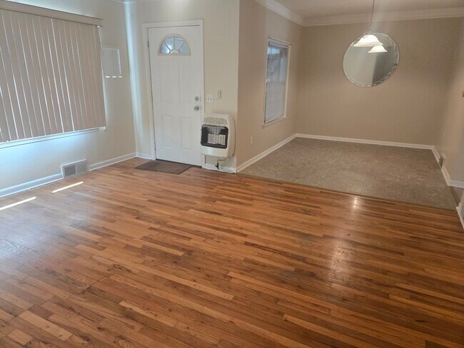 Building Photo - 1460 Gravel Ridge Dr