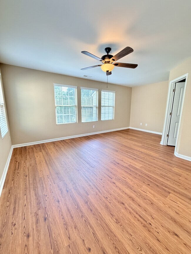 Building Photo - 3719 Landshire View Lane