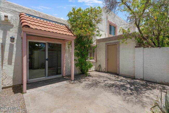 Building Photo - 7842 E Rovey Ave