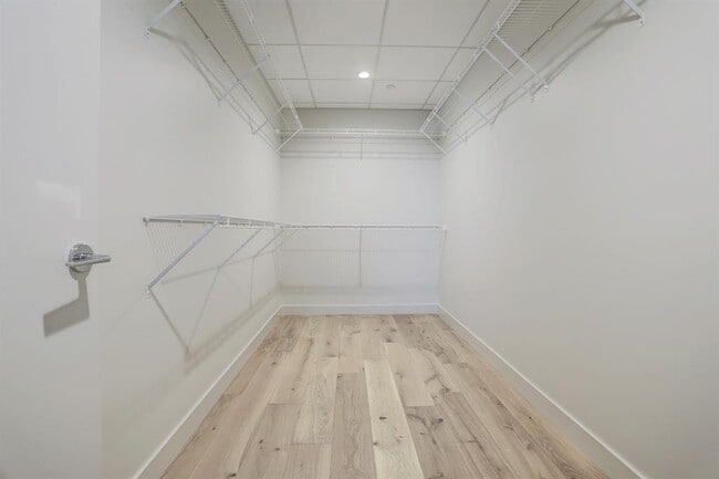 Building Photo - 44 East Ave