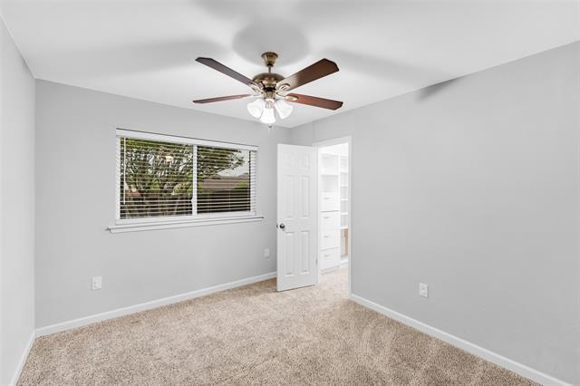 Building Photo - 2600 Summertree Dr