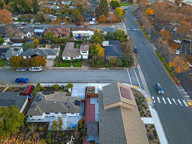 Building Photo - 2513 Valley Center Dr