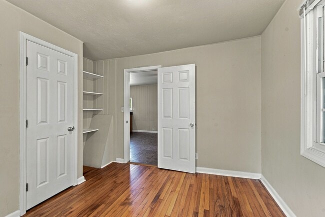 Building Photo - 501 Weakley Ave