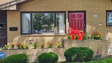 Building Photo - 325 E Central Ave