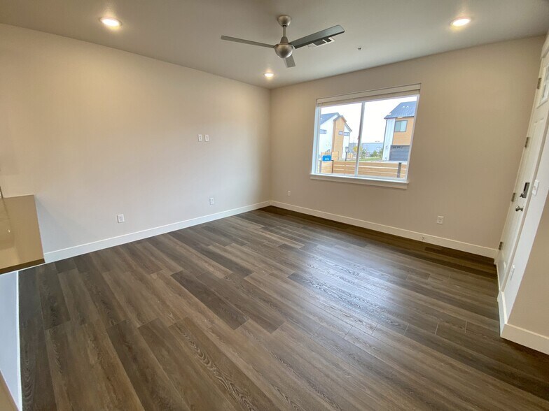 Building Photo - 2402 49th Ave Ct