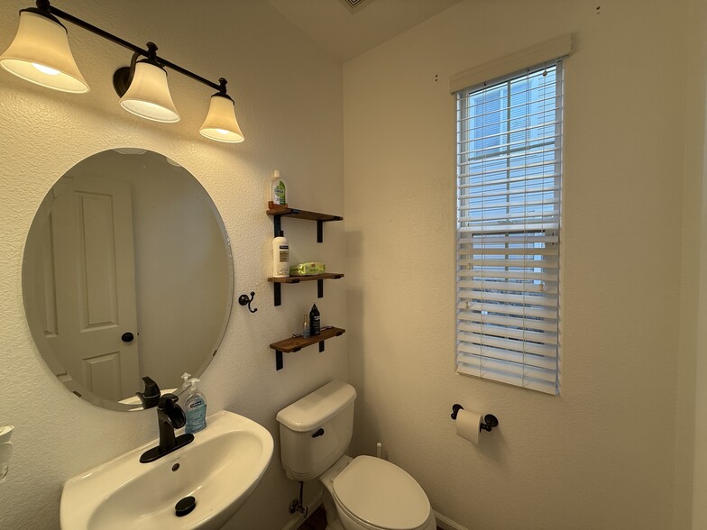 Building Photo - 8081 Elk River Vw