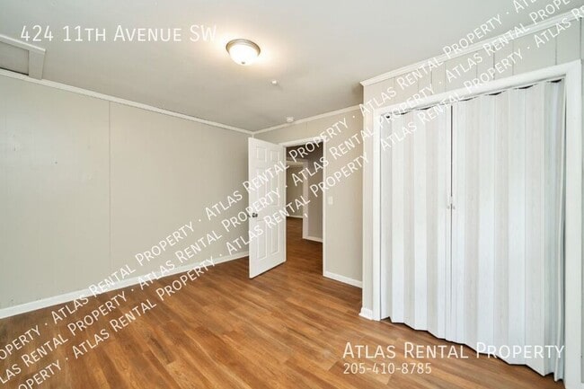Building Photo - 424 11th Ave SW