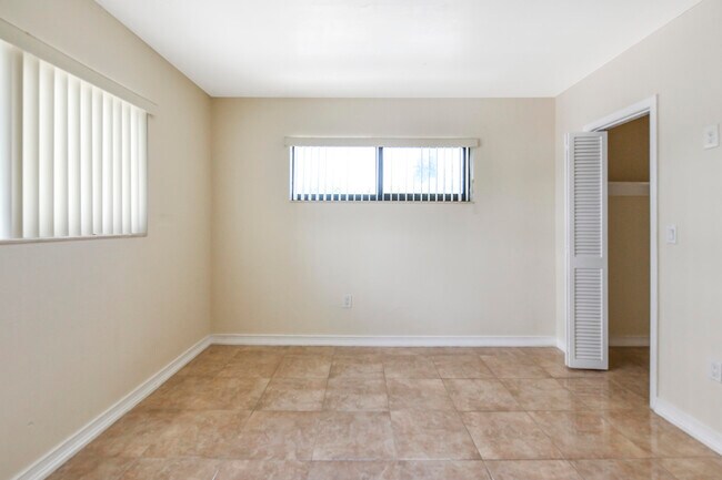 Building Photo - 300 80th St