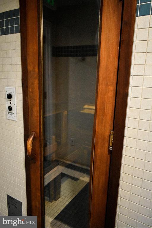 Building Photo - 100 Harborview Dr