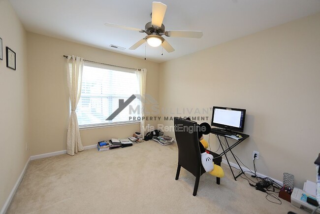 Building Photo - 2422 Memory Ridge Drive