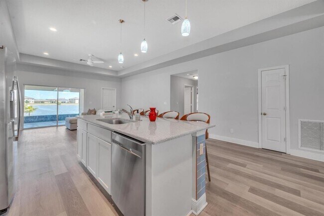 Building Photo - 408 Seafoam Cir