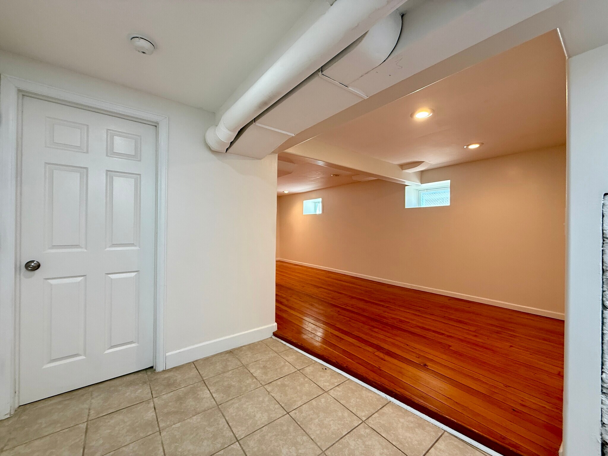 Building Photo - 909 Ouray Ave