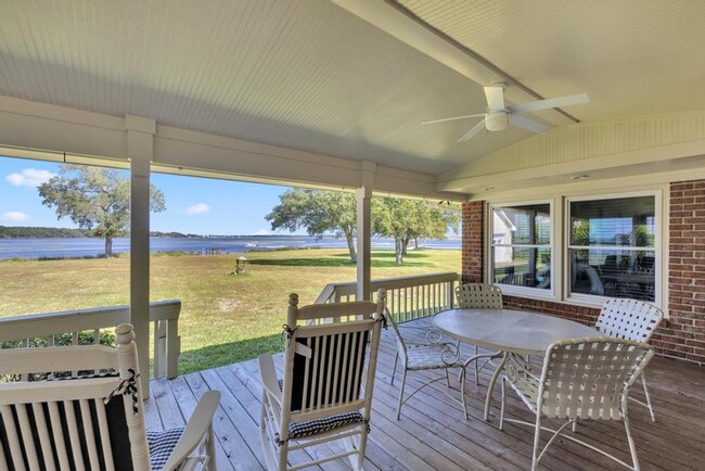 Building Photo - Fully Furnished Short Term Rental! Intercoastal Waterway!