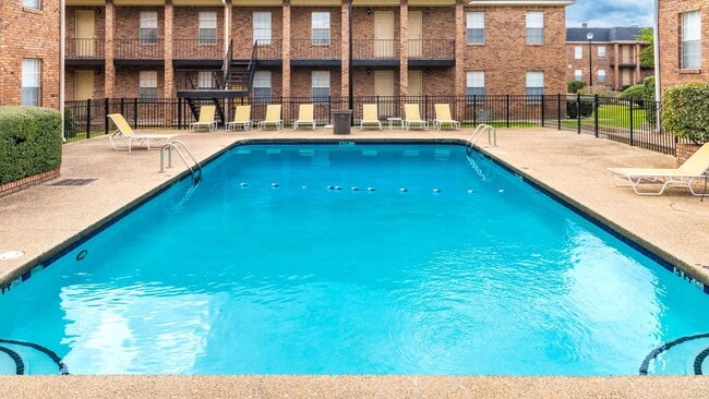 Building Photo - Hardy Manor Apartment Homes