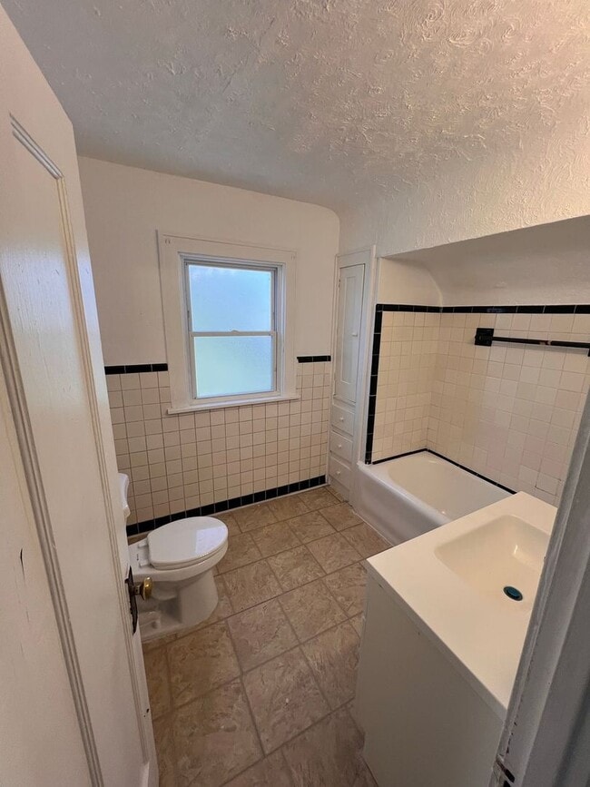 Building Photo - 18101 Schenely Ave