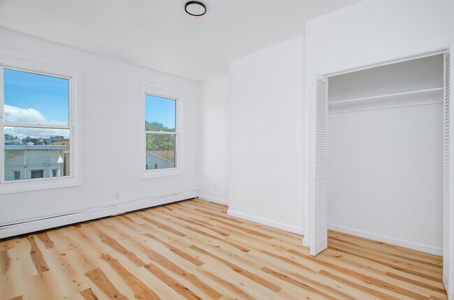 Building Photo - 251 Halladay St
