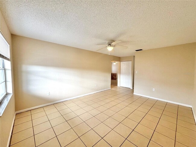 Building Photo - 2571 Elm Ave