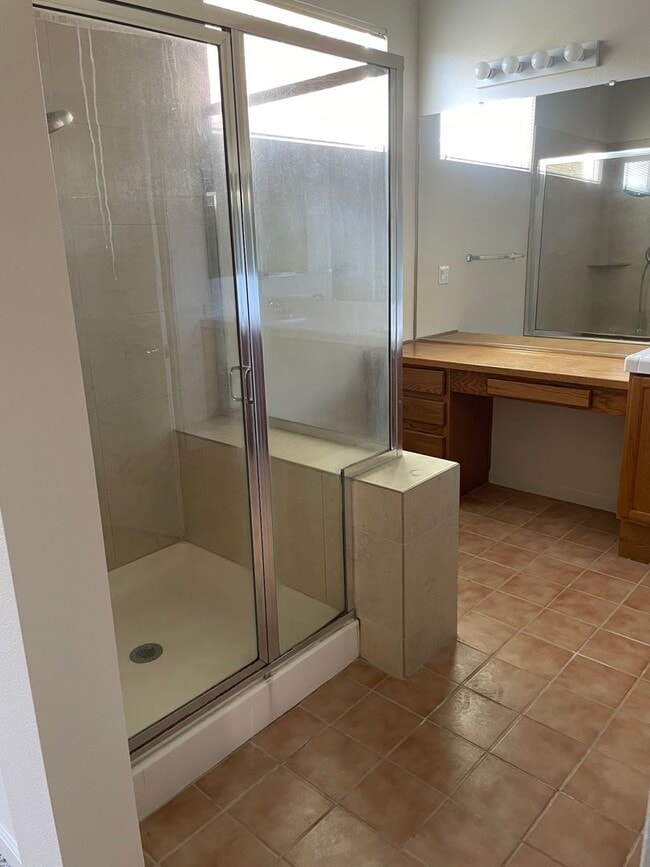 Building Photo - 3 bedroom 2 bath located in Double Diamond