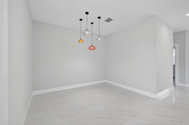 Building Photo - 981 SW 149th Ct