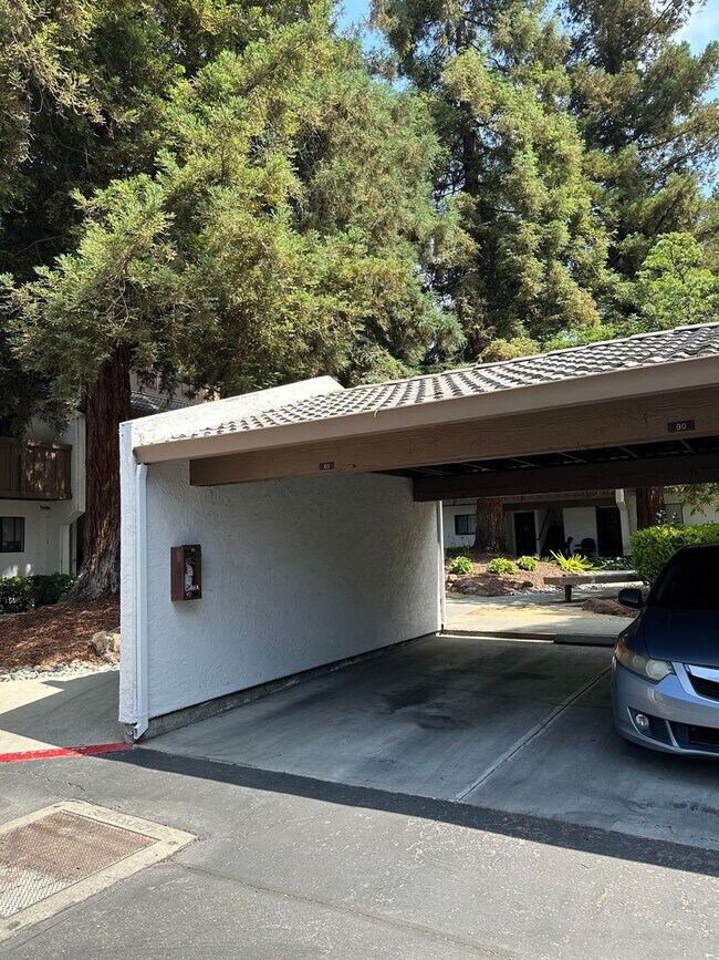 Building Photo - Beautiful Santa Clara Condo  Two Bedrooms ...