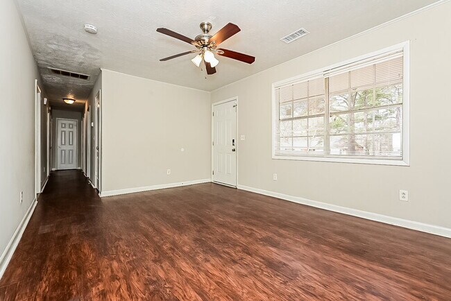 Building Photo - 246 Bellwood Ln