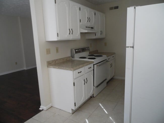Building Photo - 4120 Victoria Way