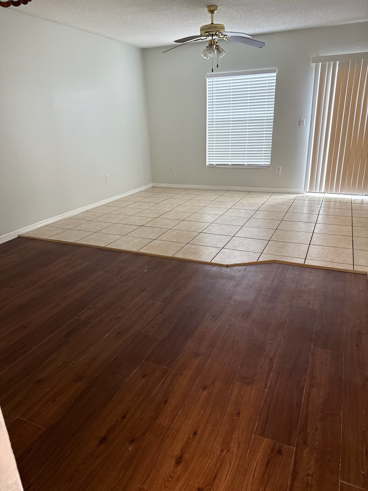 Building Photo - 6233 Yorktown Dr