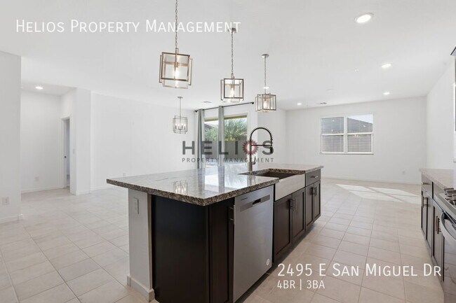 Building Photo - 2495 E San Miguel Dr