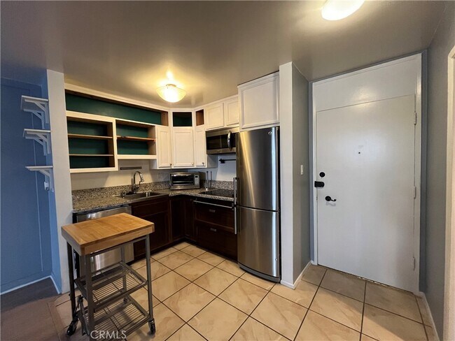 Primary Photo - 320 S Gramercy Pl