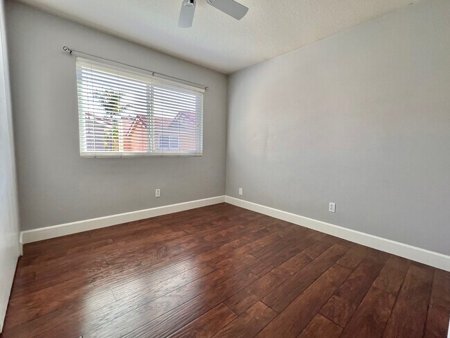 Building Photo - 28556 Rancho-Laguna