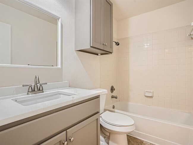 Building Photo - 5937 Kevin Kelly Pl