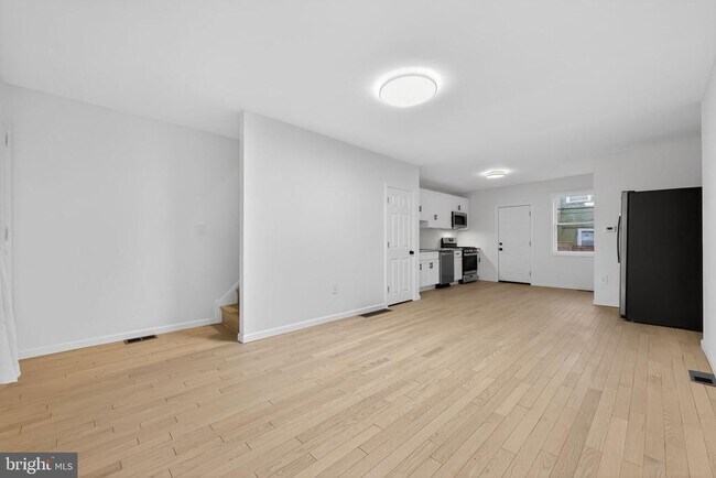 Building Photo - 2710 S Fairhill St