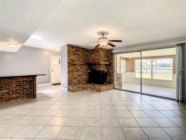 Building Photo - 9999 Lake Georgia Dr