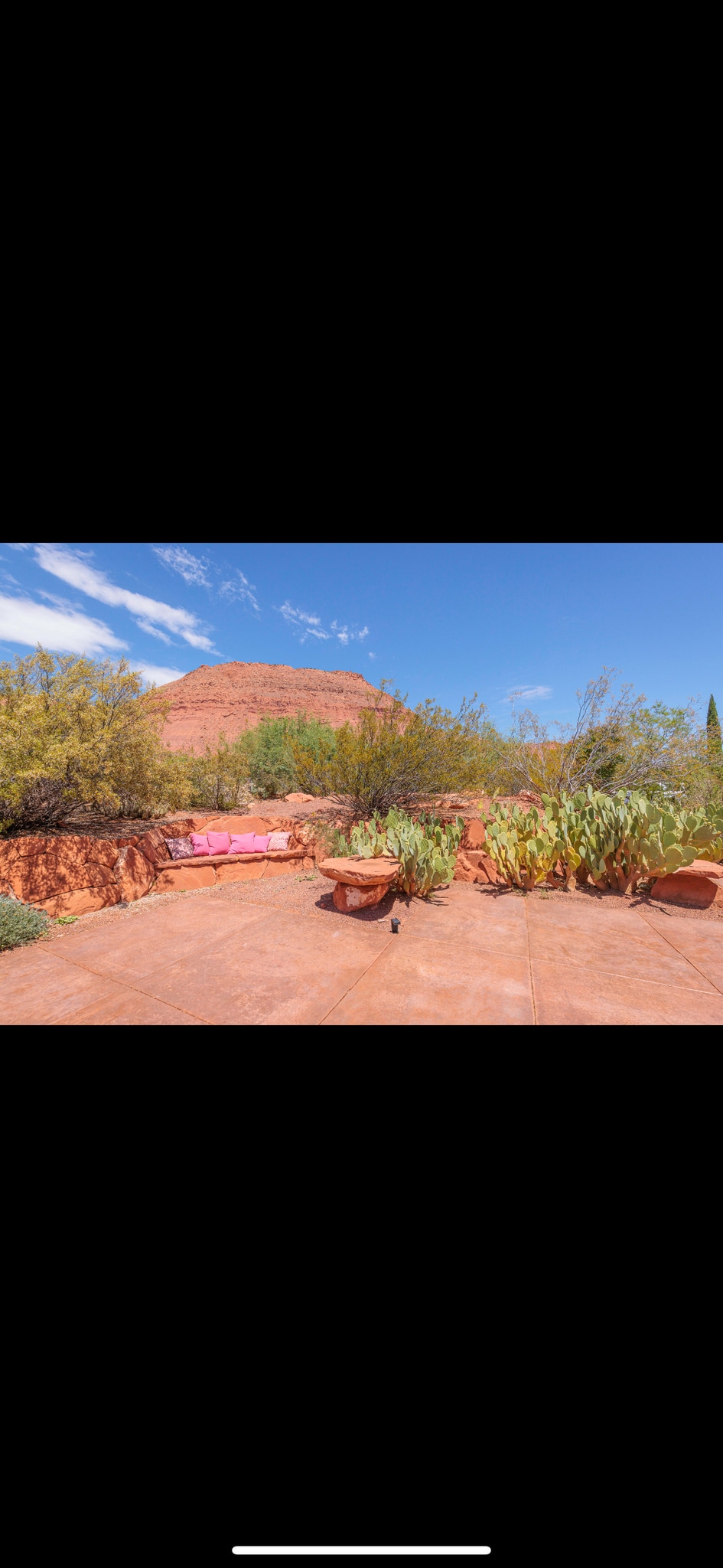 Building Photo - 384 W Brittlebush Way