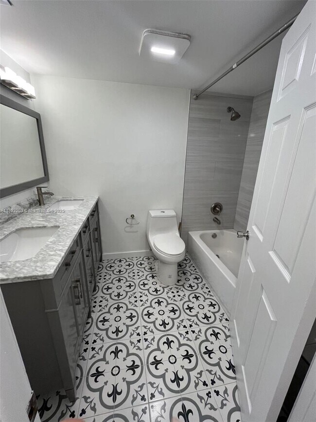 Building Photo - 15807 SW 90th Ct