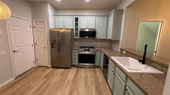 Building Photo - 3342 Covered Bridge Dr W