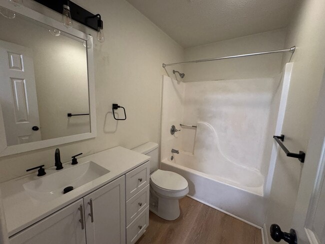 Building Photo - 107 Grogan Cir