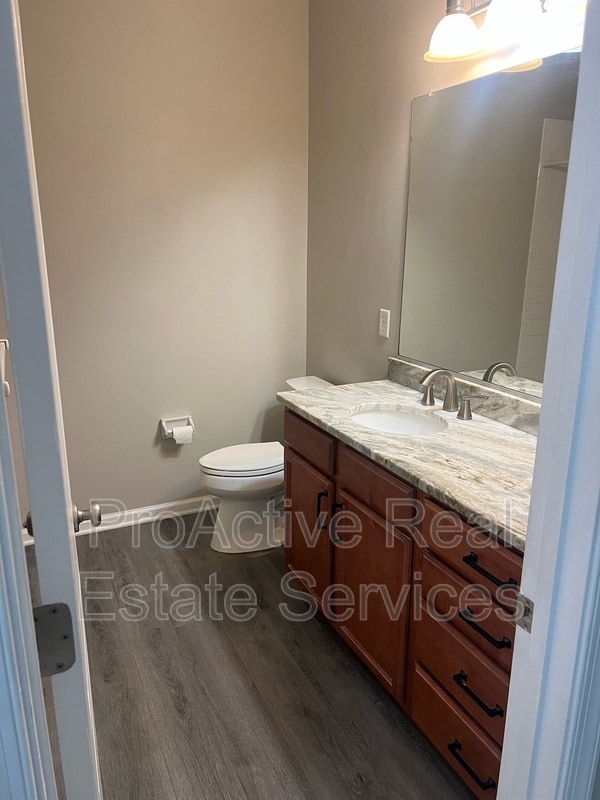 Building Photo - 305 Herons Cove