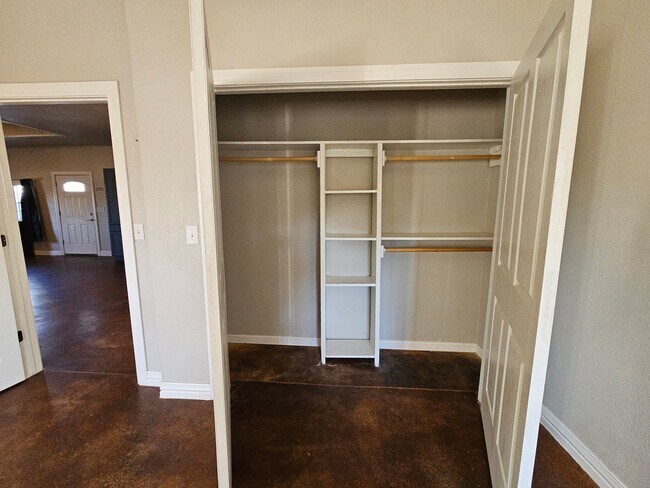 Building Photo - 21387 Fir Ln