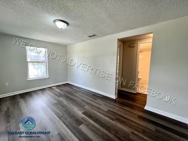 Building Photo - Adorable, fully renovated 3 bedroom / 1 ba...