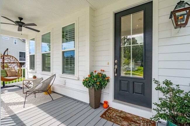 Building Photo - Waterfront Living in Stone view – 3BR Home...