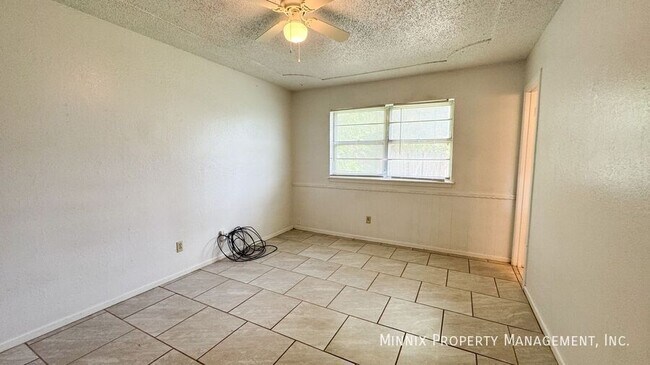 Building Photo - 5603 Amherst St